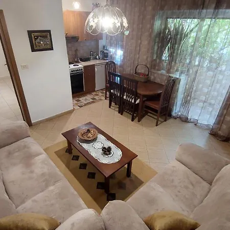 Tirana Hospitality Edas Place